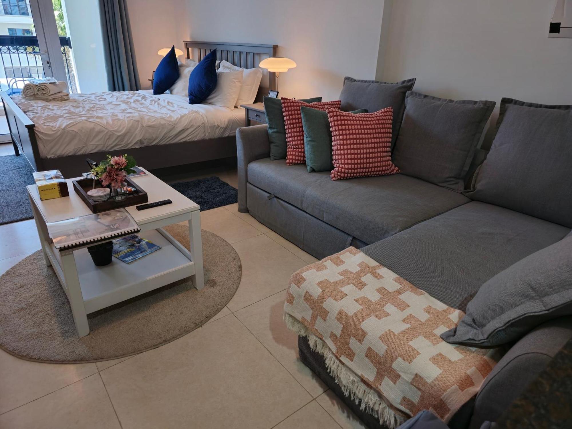Apartment The Iris Ansam Ferrari World Yas Island