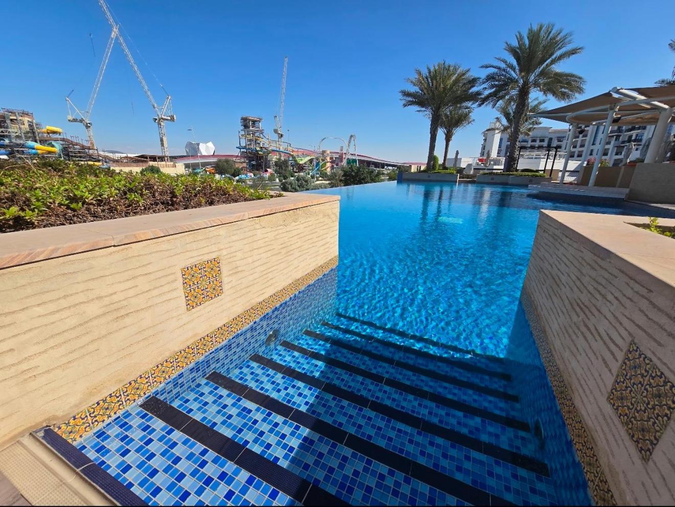 The Iris Ansam Ferrari World Yas Island Appartamento *